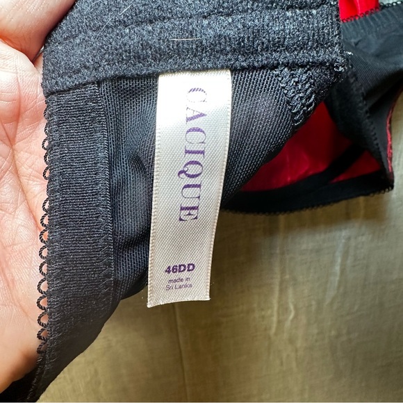 Cacique red and black lace bra 4 clasp closure size 46DD sexy New without tags - Picture 8 of 9